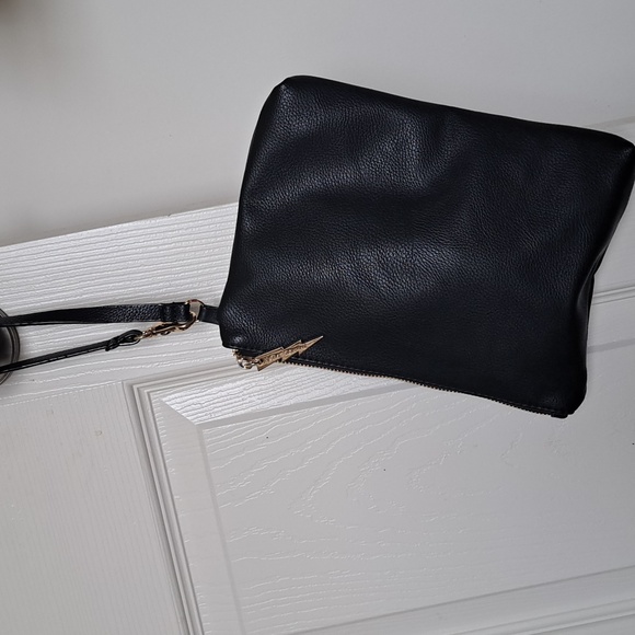 🏷Betsey Johnson Wristlet - Picture 2 of 13